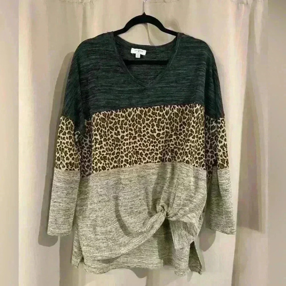 Women’s Long Sleeve Umgee Top - Picture 1 of 6